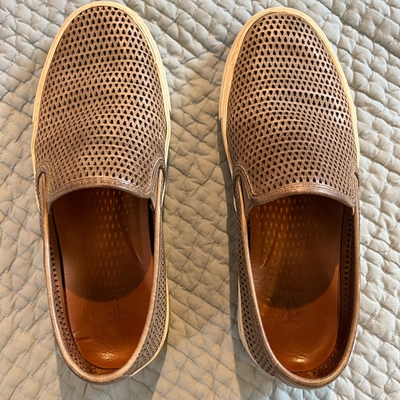 FRYE -Genuine Leather Perforated Summer Slip On’s Size 8.5 Men’s Shoes - Picture 3 of 6